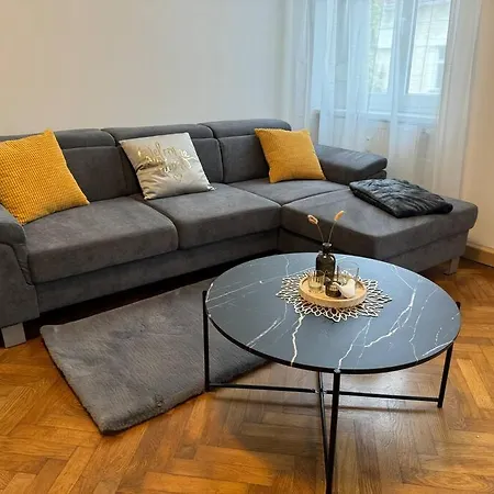 Charmante Wohnung In Innenstadtlage Graz Exterior foto