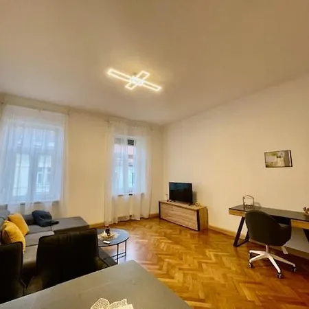 Charmante Wohnung In Innenstadtlage Graz Exterior foto