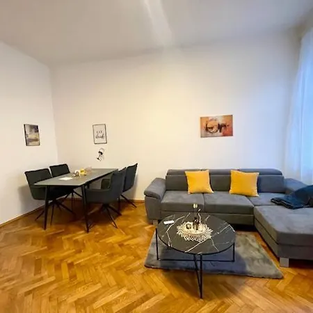 Charmante Wohnung In Innenstadtlage Graz Exterior foto